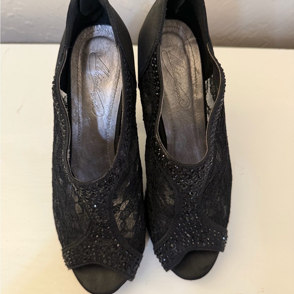 Michaelangelo Black Lace Peep-Toe Heels - Picture 4 of 9